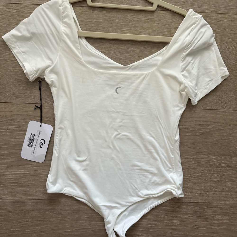 Zyia White Rhythm Short Sleeve Bodysuit - Picture 3 of 5
